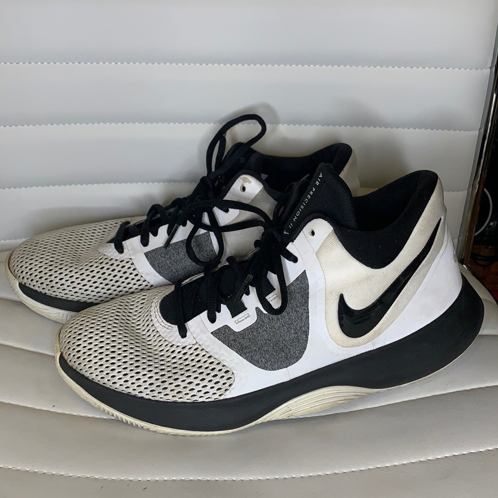 Nike- Air Precision II